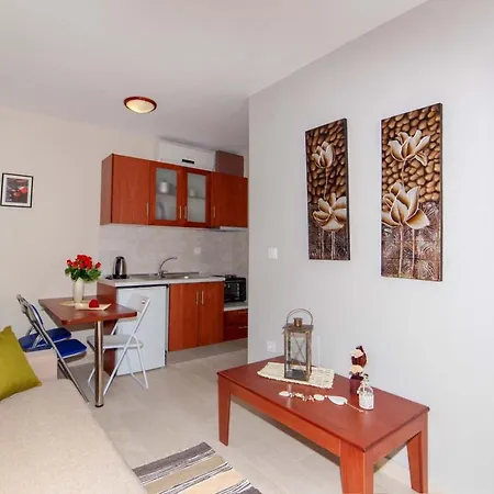 Erosaria Suites *